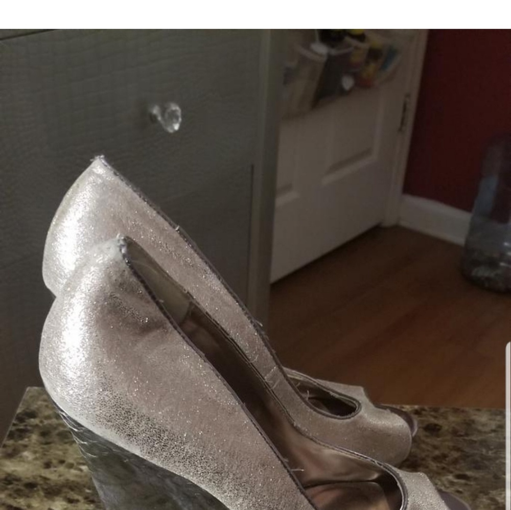 shoes - Picture 3 of 3